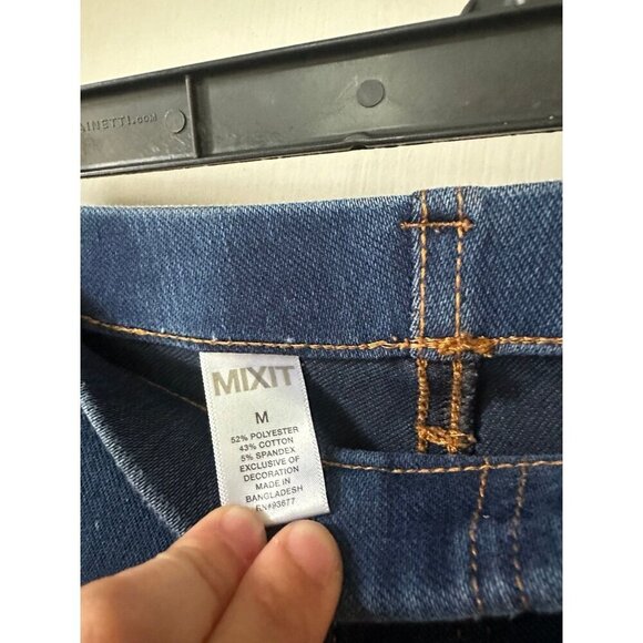 Mix it Women’s size Medium embroidered jeans - Picture 5 of 6